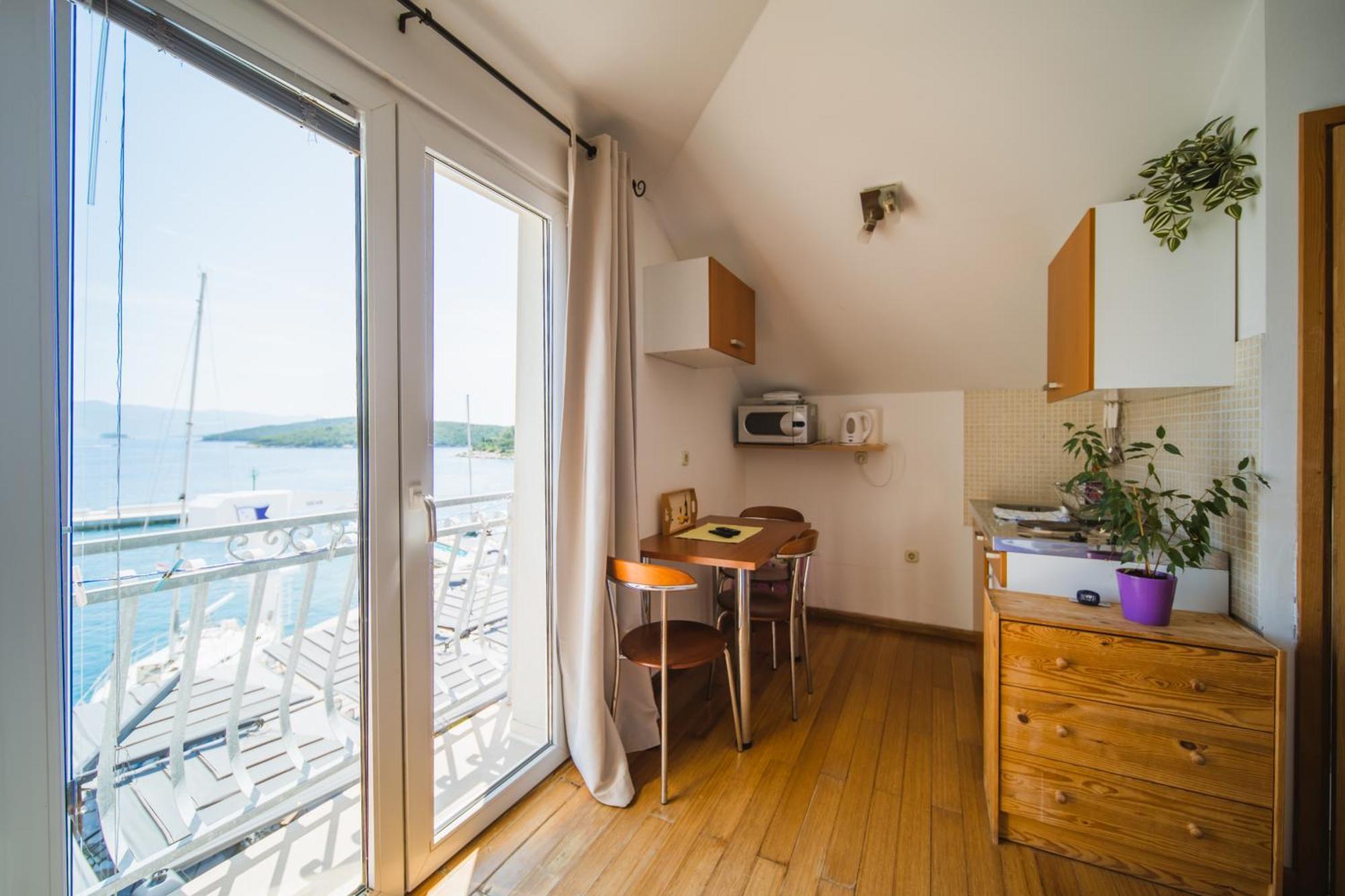 Apartments And Rooms Denoble กอร์จูลา ภายนอก รูปภาพ
