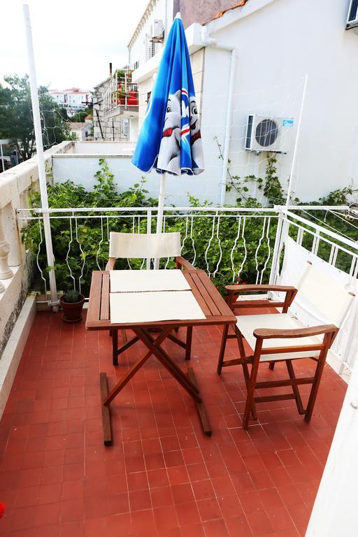 Apartments And Rooms Denoble กอร์จูลา ภายนอก รูปภาพ